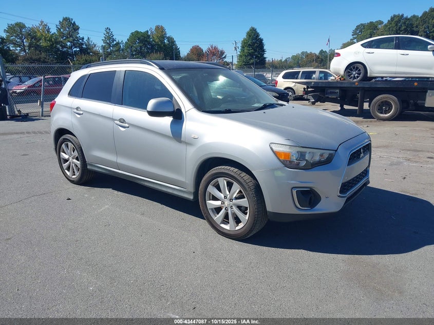 MITSUBISHI OUTLANDER SPORT SE