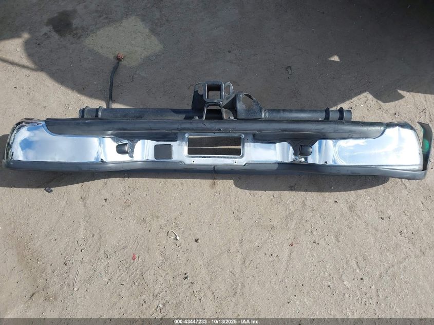 2004 GMC Yukon Slt VIN: 1GKEC13T84R152574 Lot: 43447233