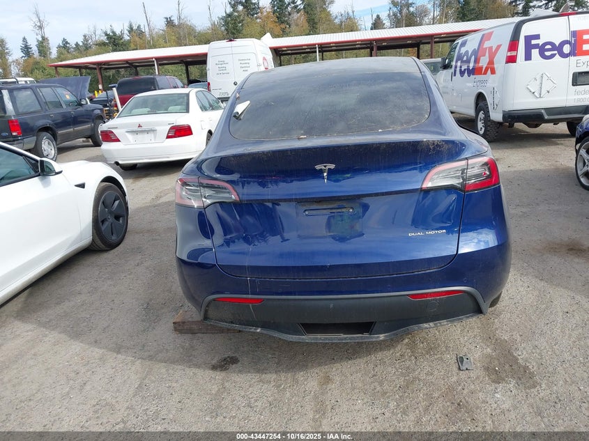 2021 Tesla Model Y Long Range Dual Motor All-Wheel Drive VIN: 5YJYGDEE5MF260055 Lot: 43447254