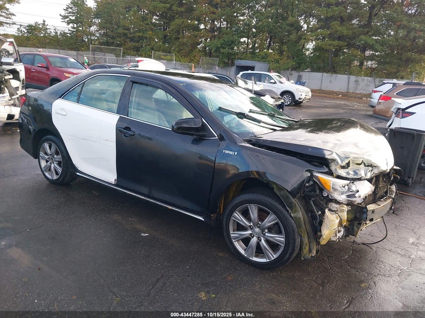 TOYOTA CAMRY HYBRID LE