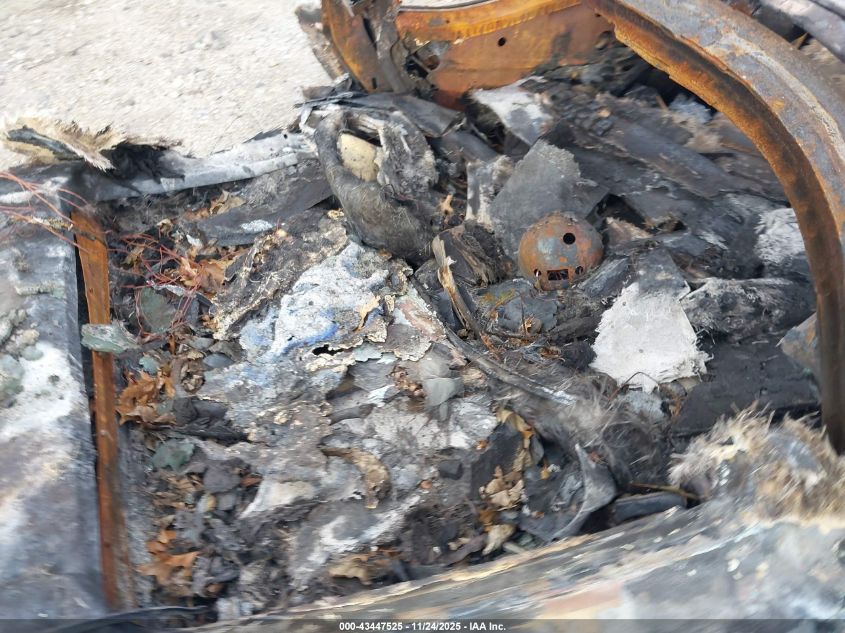 1982 Chevrolet Corvette VIN: 1G1AY8784C5114025 Lot: 43447525