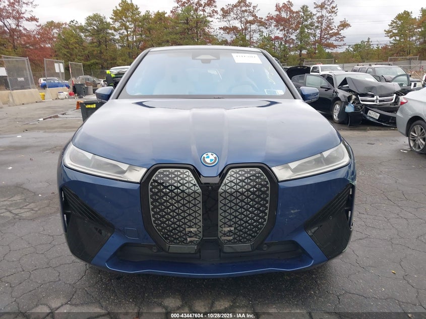 2025 BMW Ix xDrive50 VIN: WB523CF03SCU67273 Lot: 43447604