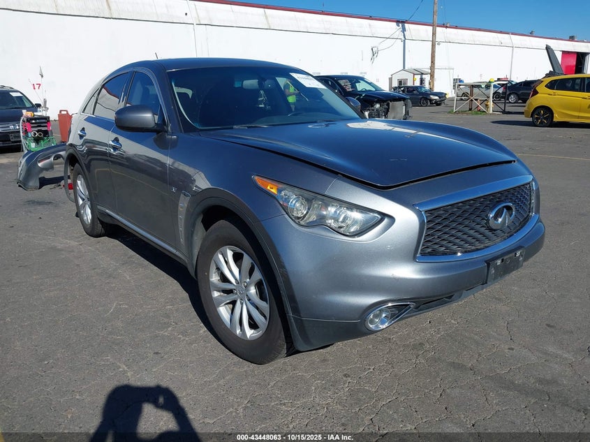 INFINITI QX70
