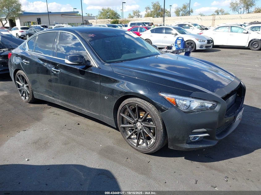 INFINITI Q50 PREMIUM