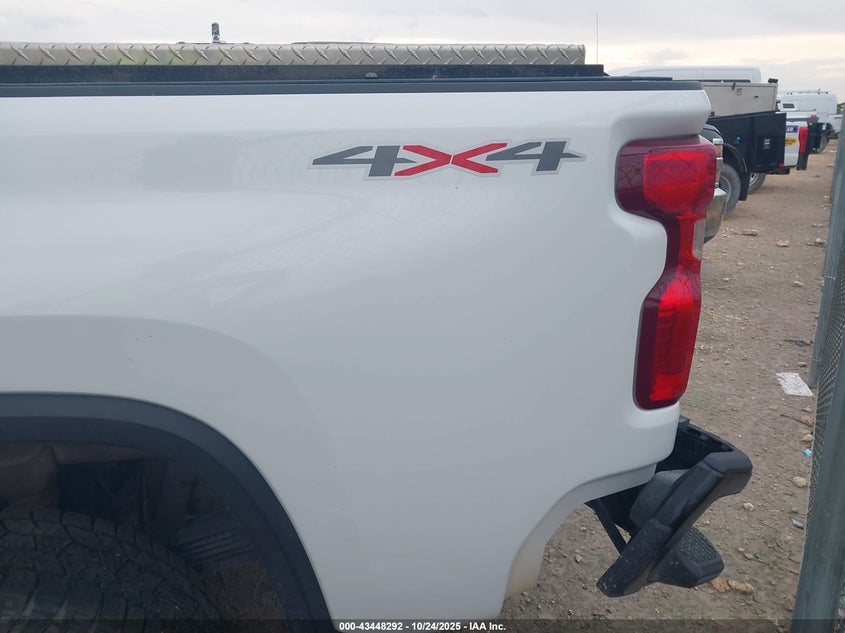 1GC1YLE71PF237544 2023 CHEVROLET SILVERADO photo no. 3