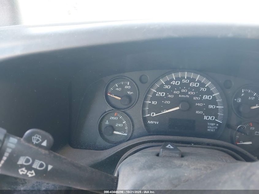 2005 Chevrolet Express Cutaway Base W/C7A VIN: 1GBJG31U651210725 Lot: 43448296