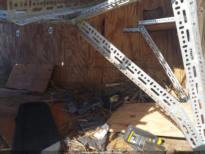 2005 Chevrolet Express Cutaway Base W/C7A VIN: 1GBJG31U651210725 Lot: 43448296