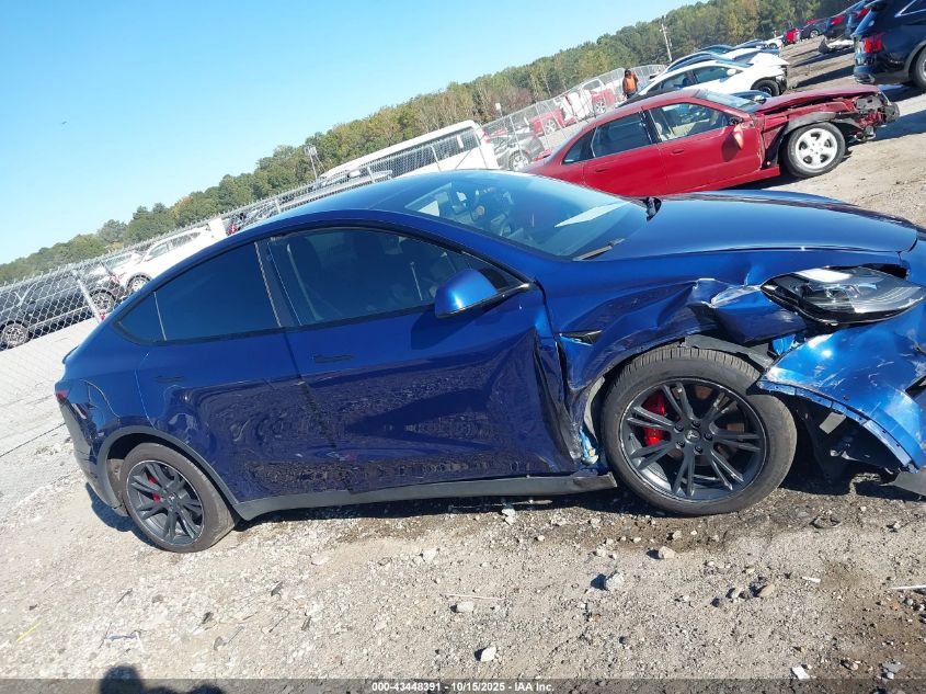 2022 Tesla Model Y Performance Dual Motor All-Wheel Drive VIN: 7SAYGDEF7NF374796 Lot: 43448391