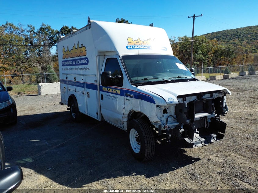 1FDWE3F63KDC27425 2019 FORD ECONOLINE photo no. 4