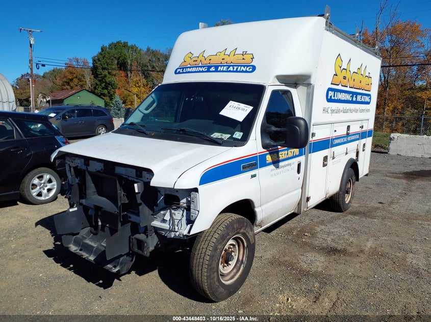 1FDWE3F63KDC27425 2019 FORD ECONOLINE photo no. 2