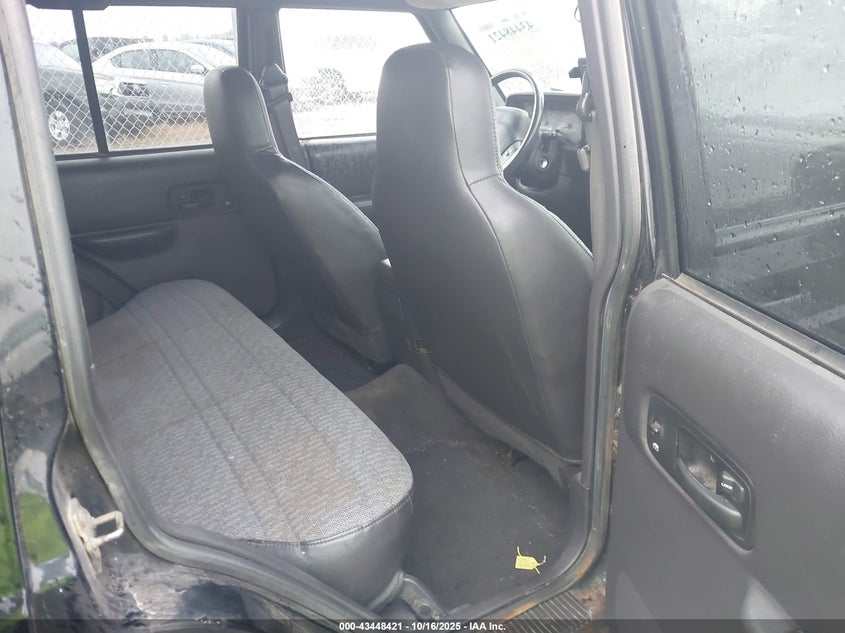 2001 Jeep Cherokee Sport VIN: 1J4FF48S31L593448 Lot: 43448421