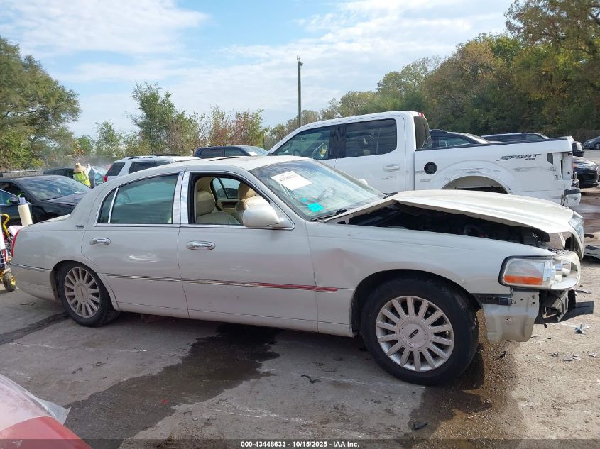 2005 Lincoln Town Car VIN: 1LNHM82W25Y667065 Lot: 43448633