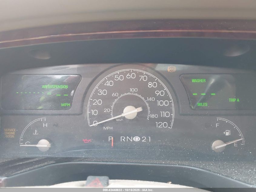 2005 Lincoln Town Car VIN: 1LNHM82W25Y667065 Lot: 43448633