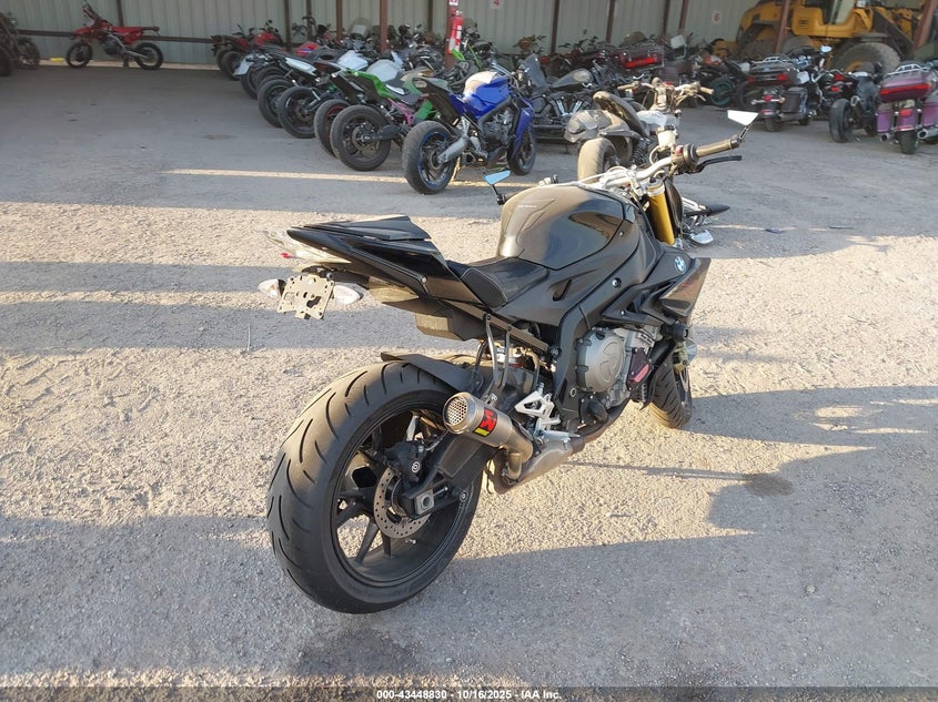 WB10D6208KZ972087 2019 BMW S 1000 photo no. 4