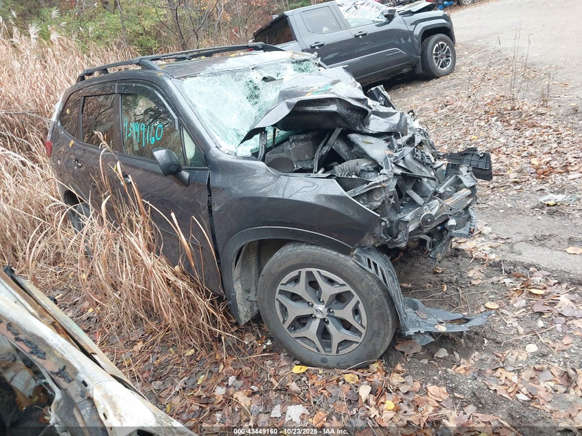 SUBARU FORESTER PREMIUM