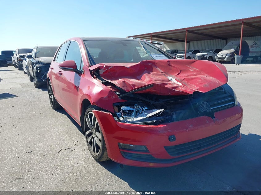 VOLKSWAGEN GOLF TSI SE 4-DOOR