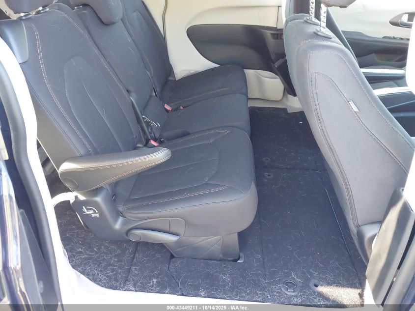 2017 Chrysler Pacifica Lx VIN: 2C4RC1CG7HR608564 Lot: 43449211