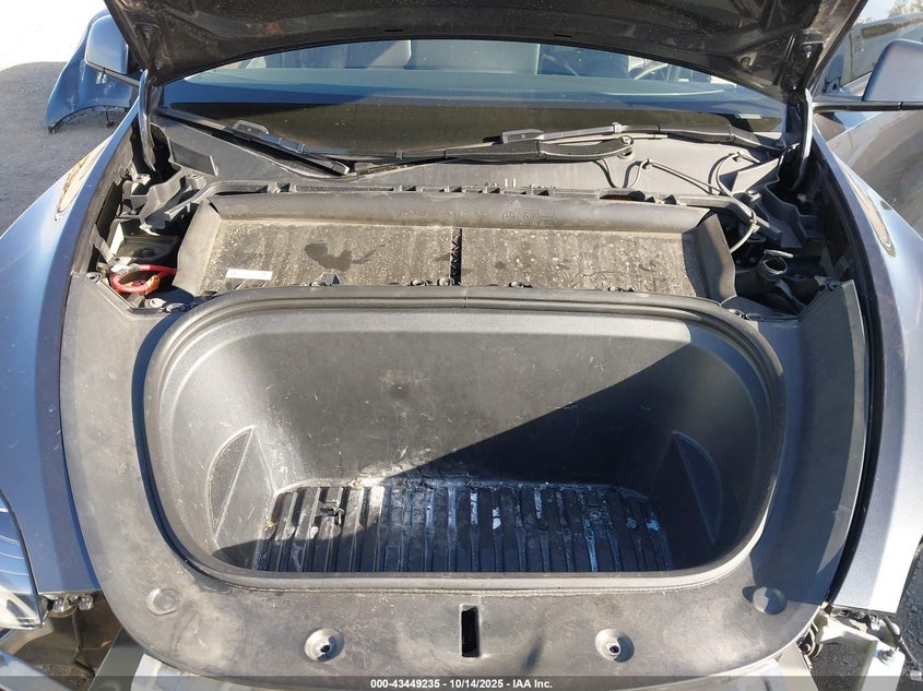 2024 Tesla Model Y Long Range Dual Motor All-Wheel Drive/Rwd VIN: 7SAYGDED9RF186690 Lot: 43449235