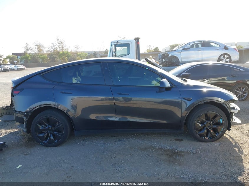2024 Tesla Model Y Long Range Dual Motor All-Wheel Drive/Rwd VIN: 7SAYGDED9RF186690 Lot: 43449235