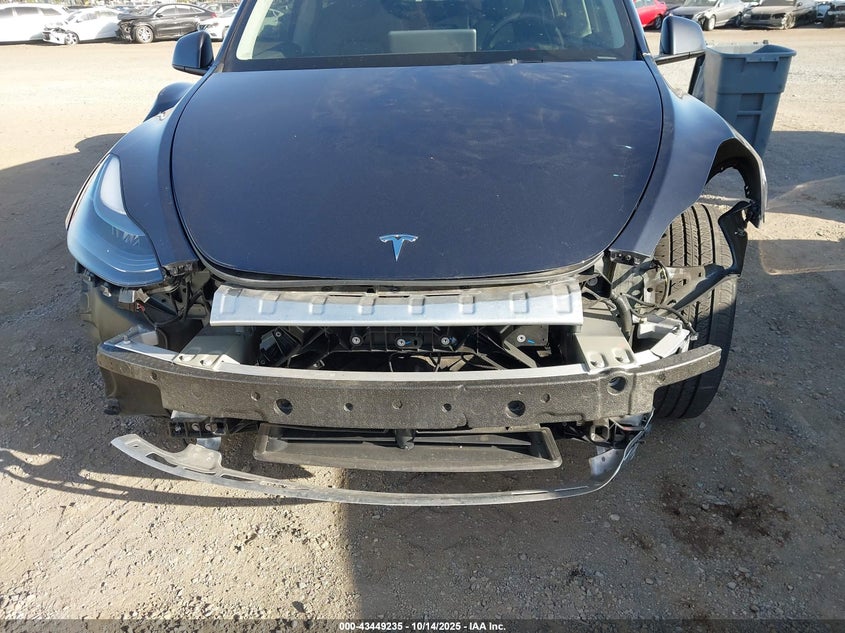 2024 Tesla Model Y Long Range Dual Motor All-Wheel Drive/Rwd VIN: 7SAYGDED9RF186690 Lot: 43449235