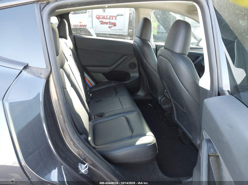 2024 Tesla Model Y Long Range Dual Motor All-Wheel Drive/Rwd VIN: 7SAYGDED9RF186690 Lot: 43449235