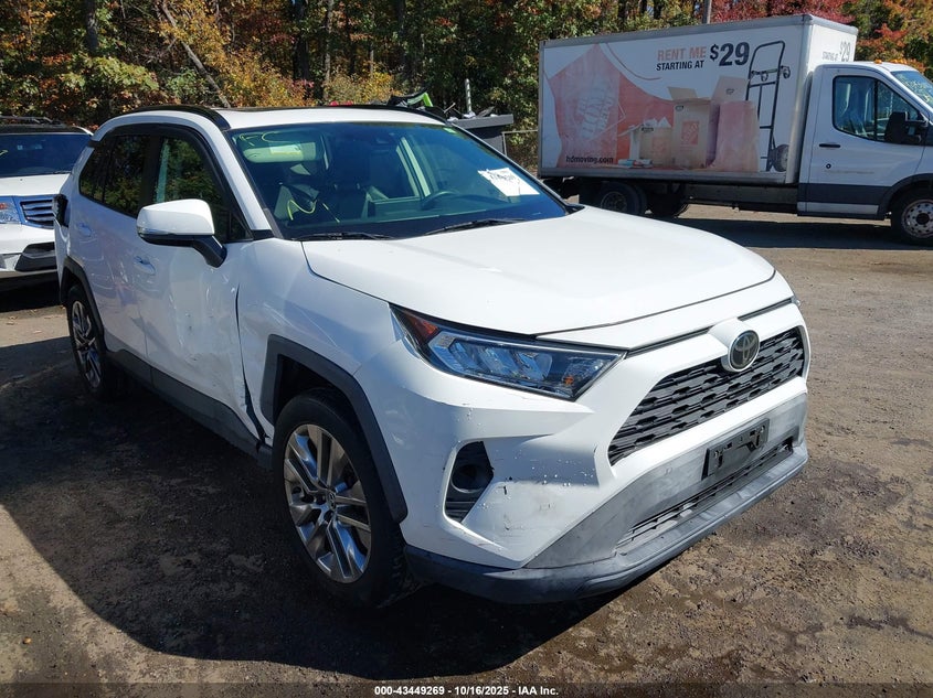 2019 TOYOTA RAV4 XLE PREMIUM - JTMA1RFV3KD504482
