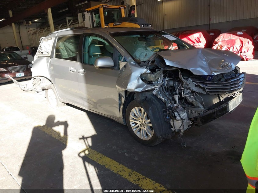 5TDYK3DC0CS266400 2012 Toyota Sienna Xle V6 8 Passenger auction photo 1