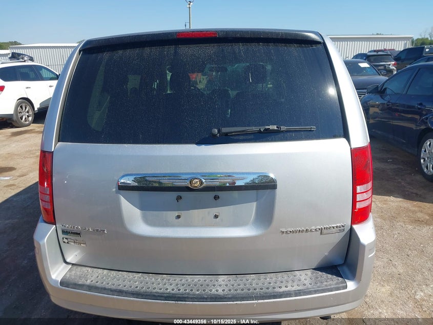 2010 Chrysler Town & Country Lx VIN: 2A4RR4DE8AR179738 Lot: 43449356