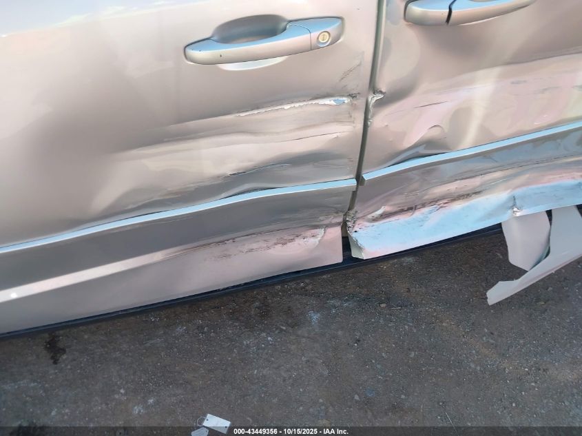 2010 Chrysler Town & Country Lx VIN: 2A4RR4DE8AR179738 Lot: 43449356