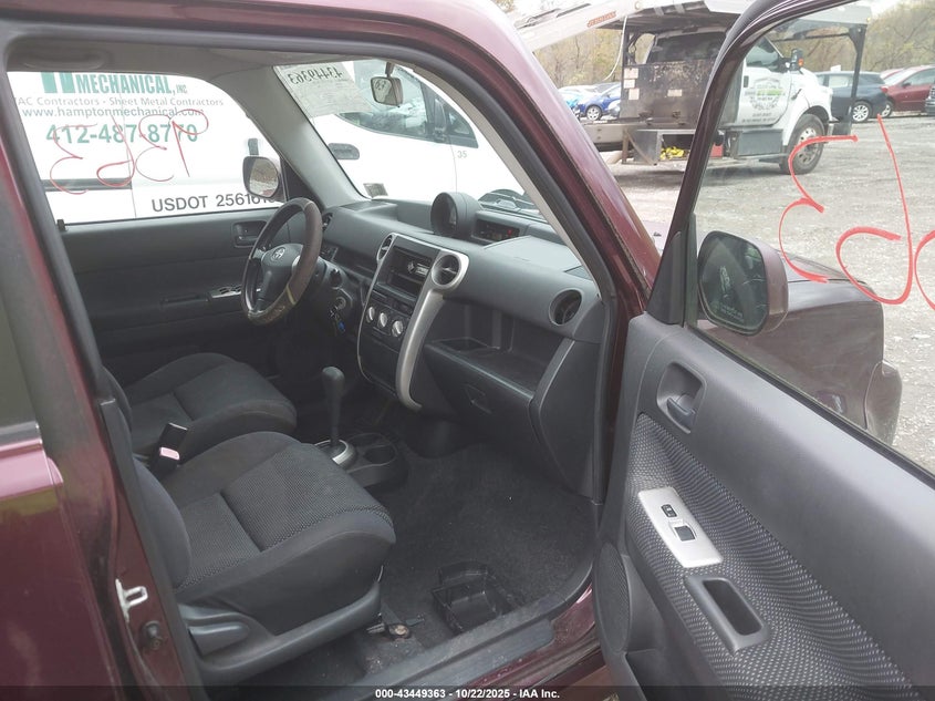 JTLKT324740152305 2004 SCION XB photo no. 5