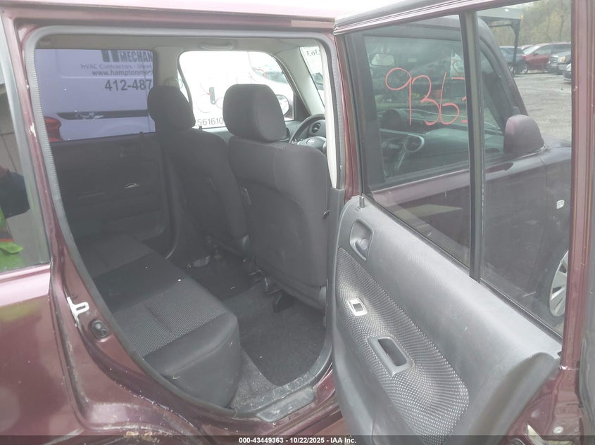 JTLKT324740152305 2004 SCION XB photo no. 8