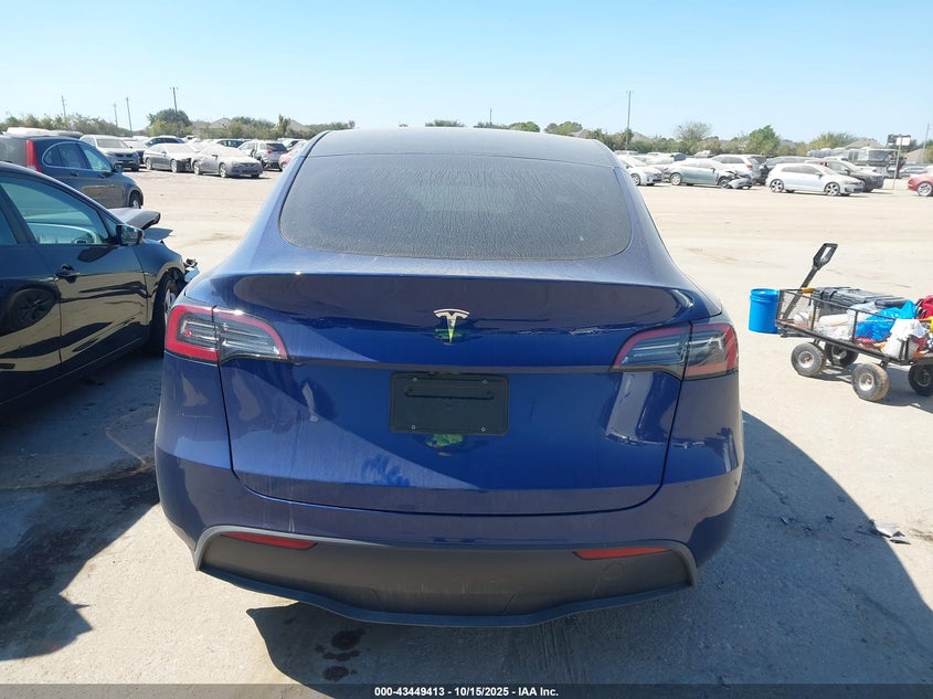 2025 Tesla Model Y Long Range Dual Motor Rear-Wheel Drive VIN: 7SAYGDED0SA355997 Lot: 43449413