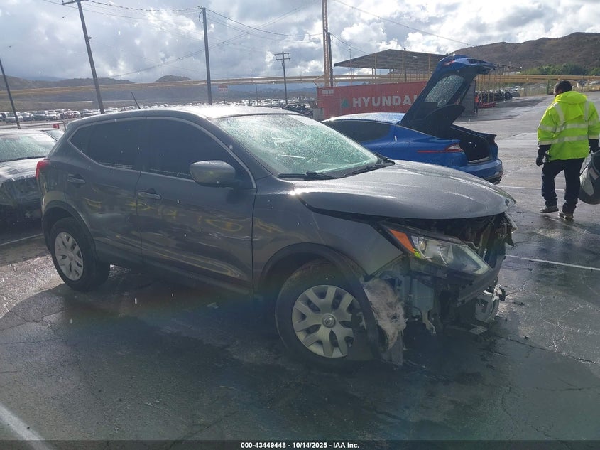 NISSAN ROGUE SPORT S