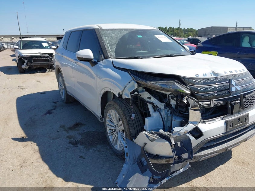 MITSUBISHI OUTLANDER ES 2.5 2WD