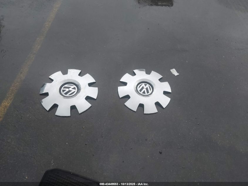 2013 Volkswagen Beetle 2.5L VIN: 3VW5P7AT4DM823078 Lot: 43449553