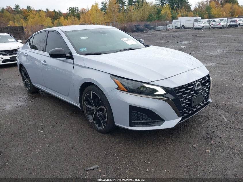 NISSAN ALTIMA SR FWD