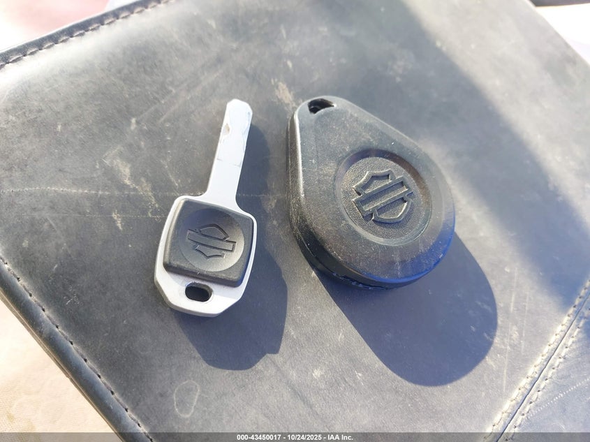 2021 Harley-Davidson Flhcs VIN: 1HD1YBK12MB036036 Lot: 43450017