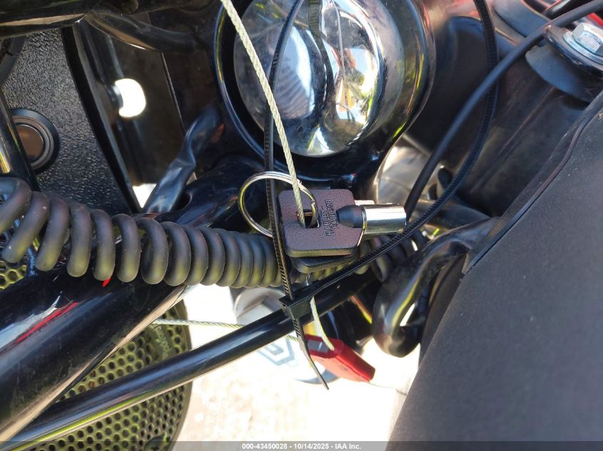 2015 Harley-Davidson Fxdb Dyna Street Bob VIN: 1HD1GXM13FT303940 Lot: 43450028