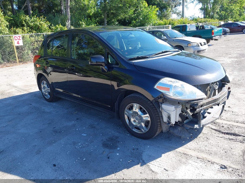 NISSAN VERSA 1.8S
