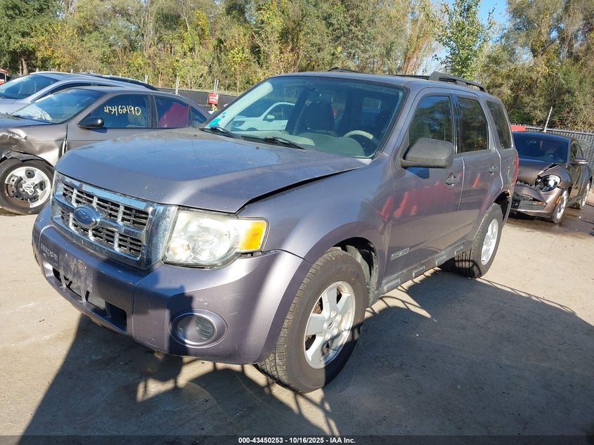 1FMCU02Z98KA95425 2008 FORD ESCAPE photo no. 2