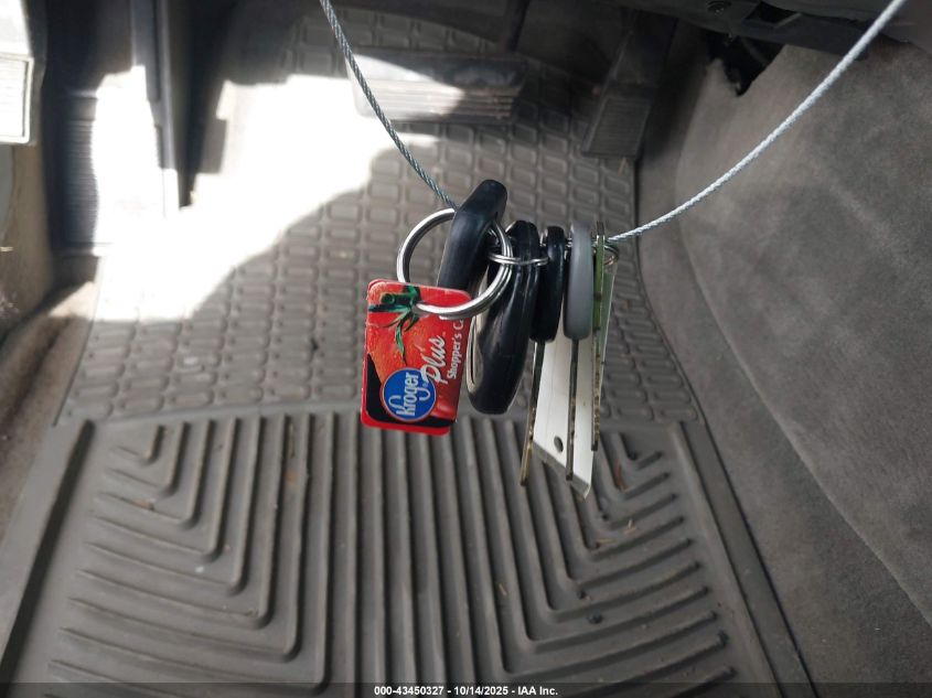 2003 Cadillac Seville Sts VIN: 1G6KY549X3U117107 Lot: 43450327