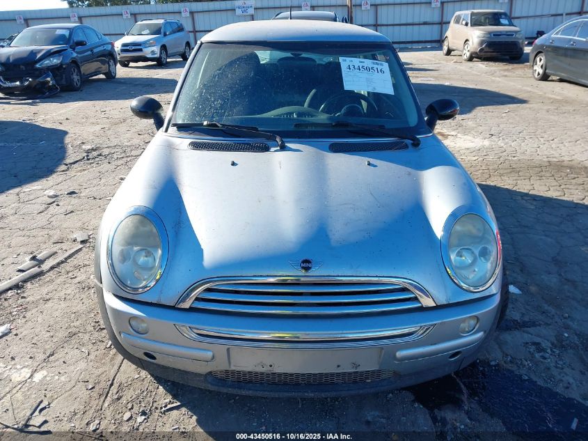 2004 Mini Cooper VIN: WMWRC334X4TJ61813 Lot: 43450516