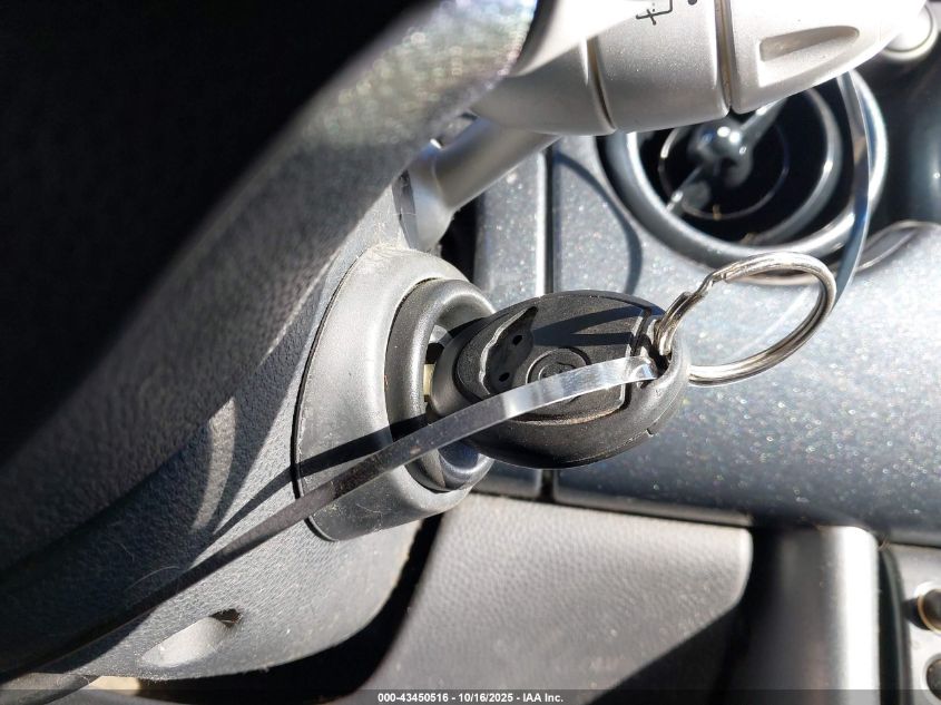 2004 Mini Cooper VIN: WMWRC334X4TJ61813 Lot: 43450516