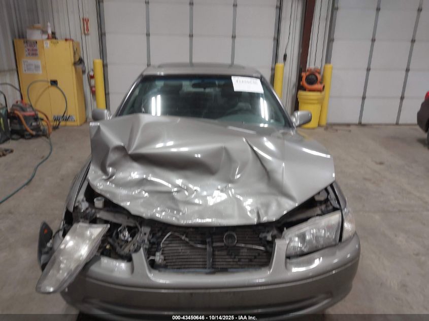 2000 Toyota Camry Le V6 VIN: 4T1BF22K9YU111471 Lot: 43450646