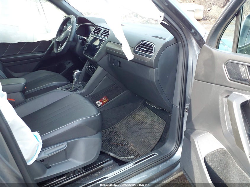 2024 Volkswagen Tiguan 2.0T Se R-Line Black