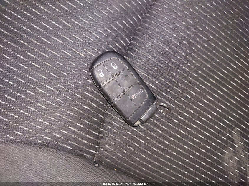 2018 Dodge Journey Se VIN: 3C4PDCAB2JT253877 Lot: 43450704