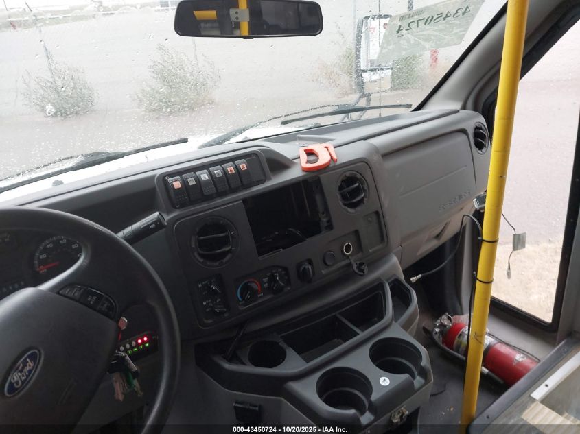 2018 Ford E-450 Cutaway VIN: 1FDFE4FS4JDC17455 Lot: 43450724