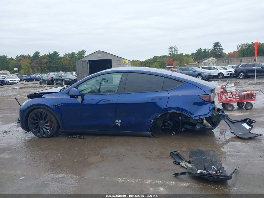 2024 Tesla Model Y Performance Dual Motor All-Wheel Drive VIN: 7SAYGDEF3RA323024 Lot: 43450789