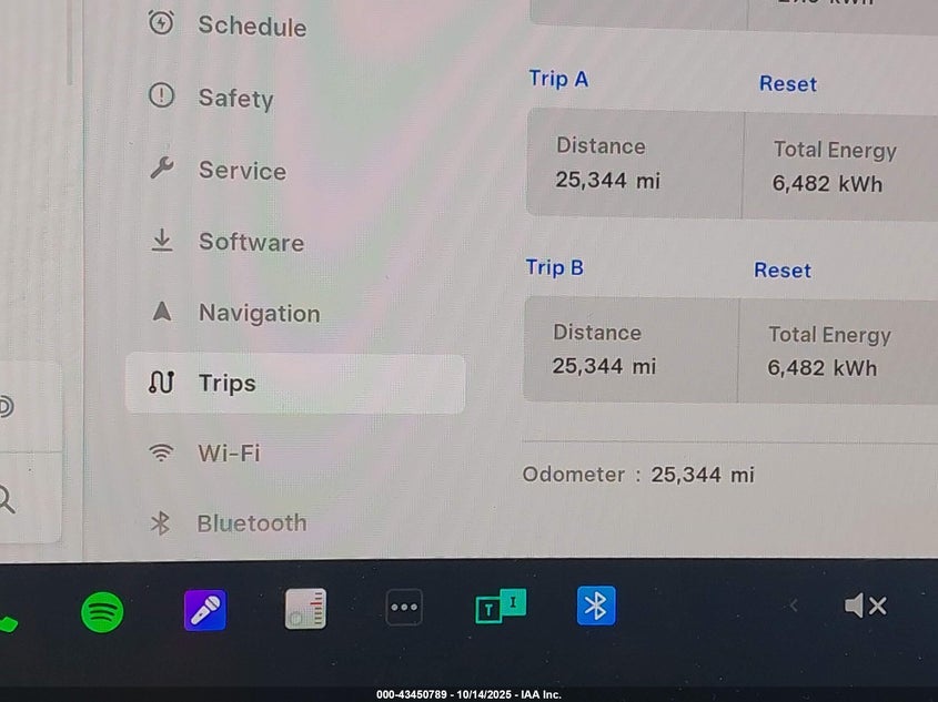 2024 Tesla Model Y Performance Dual Motor All-Wheel Drive VIN: 7SAYGDEF3RA323024 Lot: 43450789