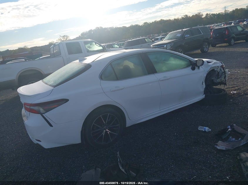 4T1G11AK4NU059078 2022 TOYOTA CAMRY photo no. 4